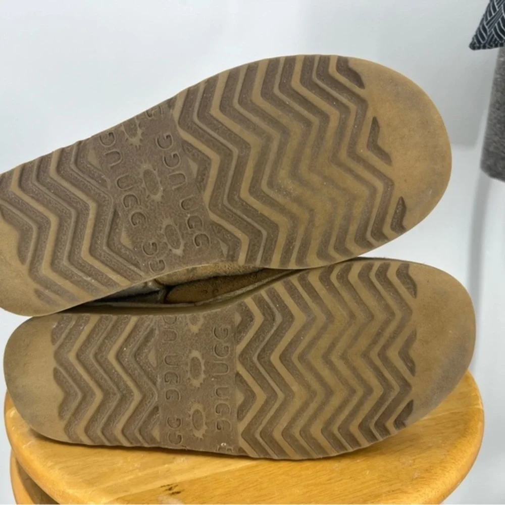 UGG classic short boot 7
